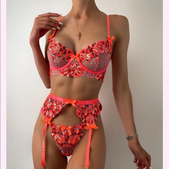 With love lily lingerie set - Picture 1 of 2